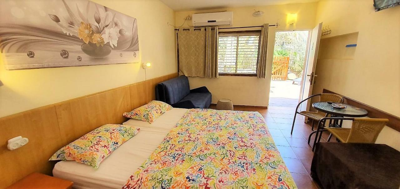Aloni - Guest House Dead Sea เนเว โซฮาร์ ภายนอก รูปภาพ